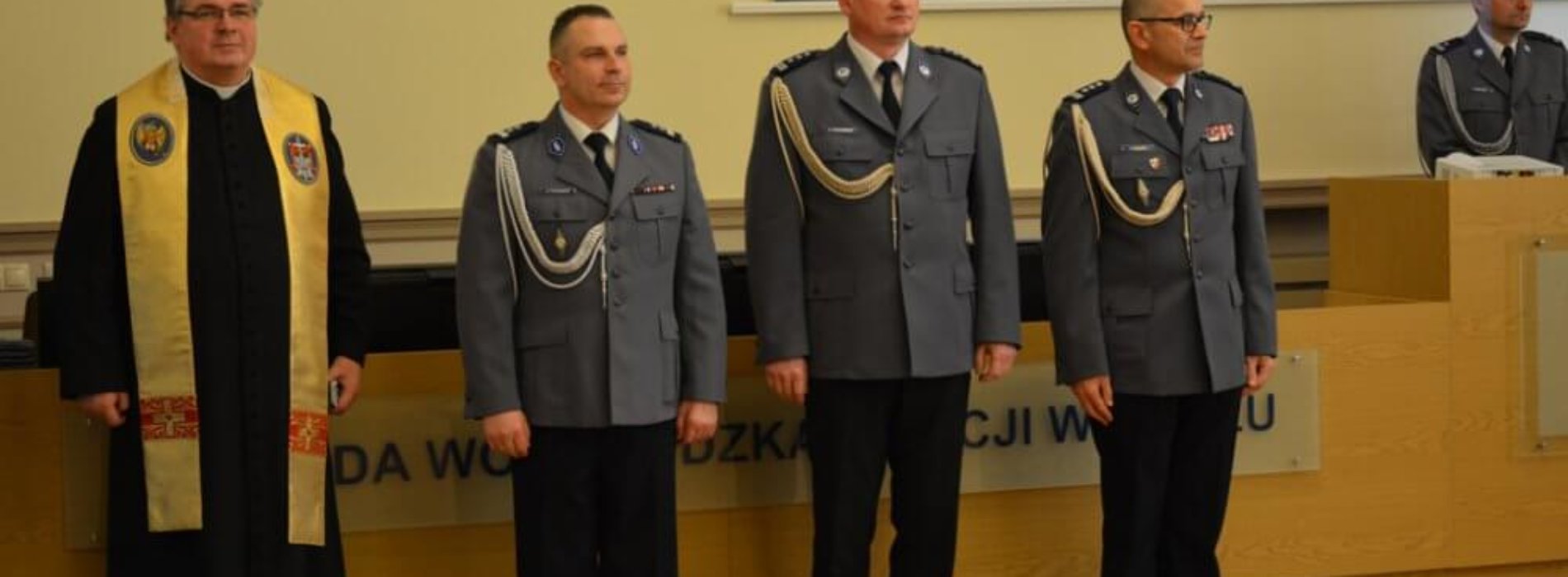 ŚLUBOWANIE NOWO PRZYJĘTYCH POLICJANTÓW