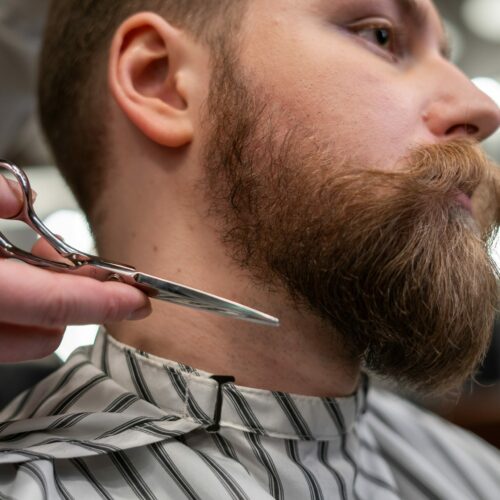 Porady jak zapuścić brodę oraz o nią dbać