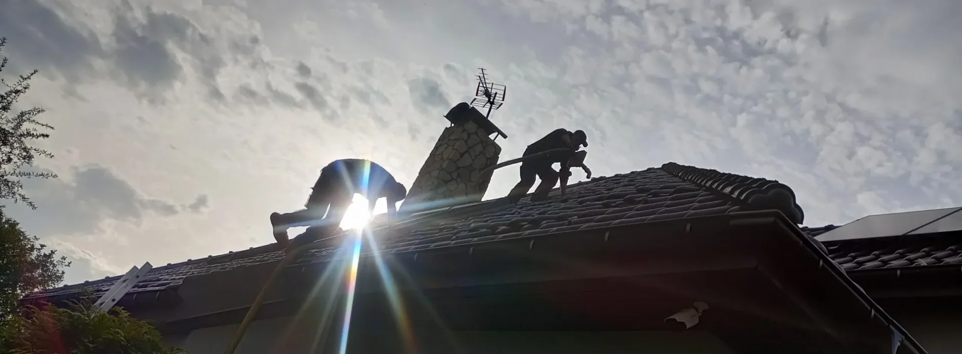 Dlaczego wełna celulozowa sprawdza się lepiej niż pianka PUR?
