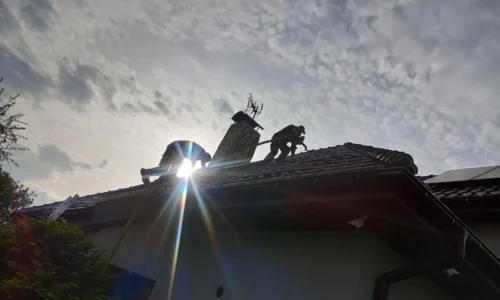 Dlaczego wełna celulozowa sprawdza się lepiej niż pianka PUR?