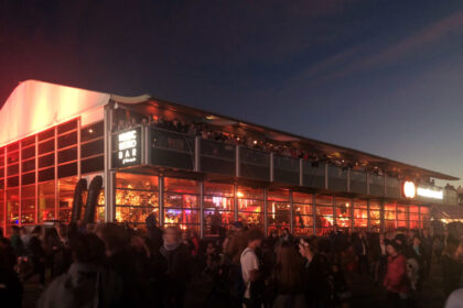 Namioty piętrowe i modułowe – jak zwiększyć powierzchnię eventową na ograniczonym terenie